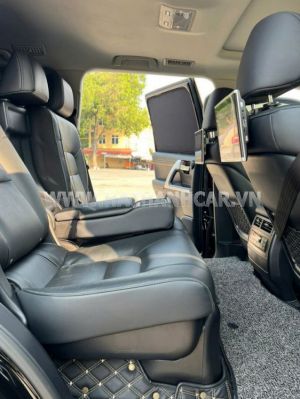 Xe Toyota Land Cruiser 4.6 V8 2019